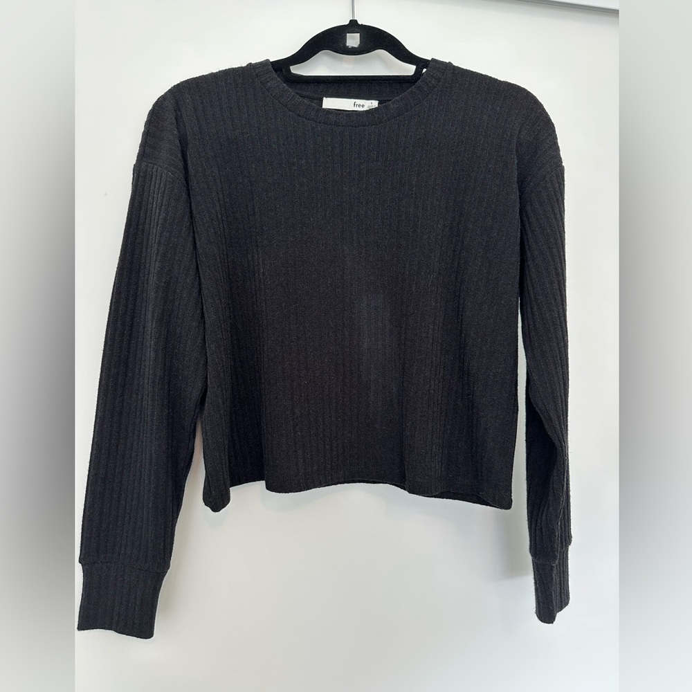 Wilfred Free ribbed cropped black sweater size S. Never worn.